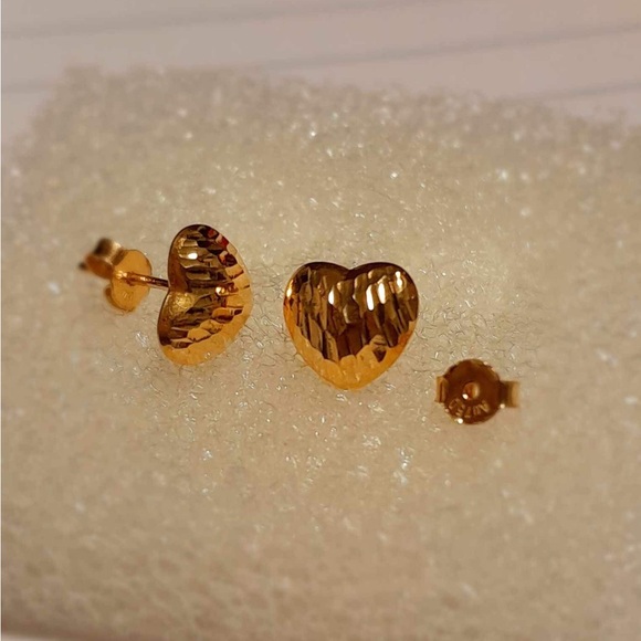 🔥18k Yellow Gold Heart Earrings in Diamond accent /Authentic/ Pure Gold - Picture 10 of 10